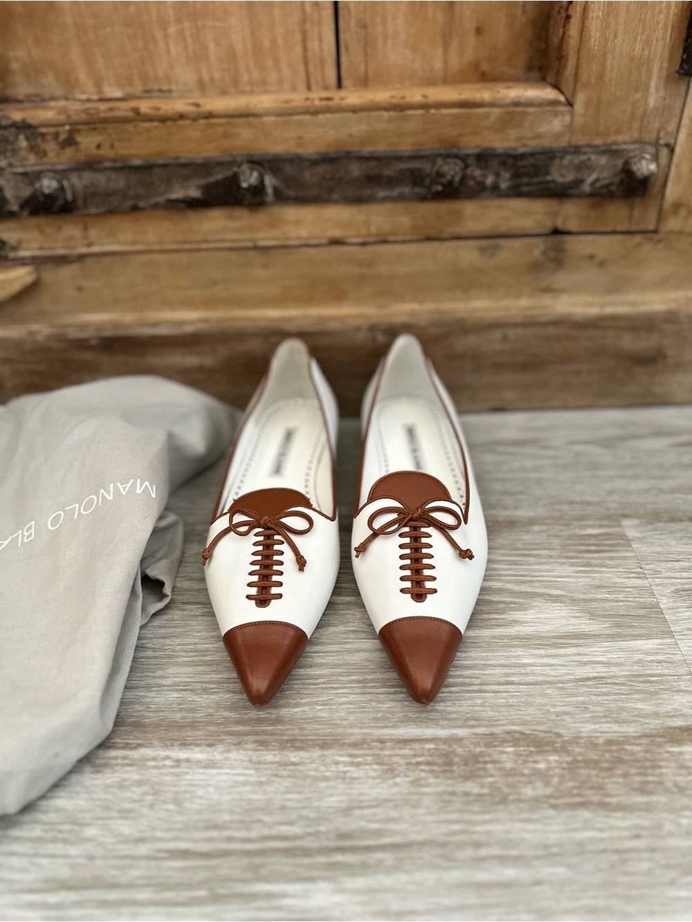 Manolo Blahnik Auth White Tan Leather Flat Shoe 37 1/2 7.5